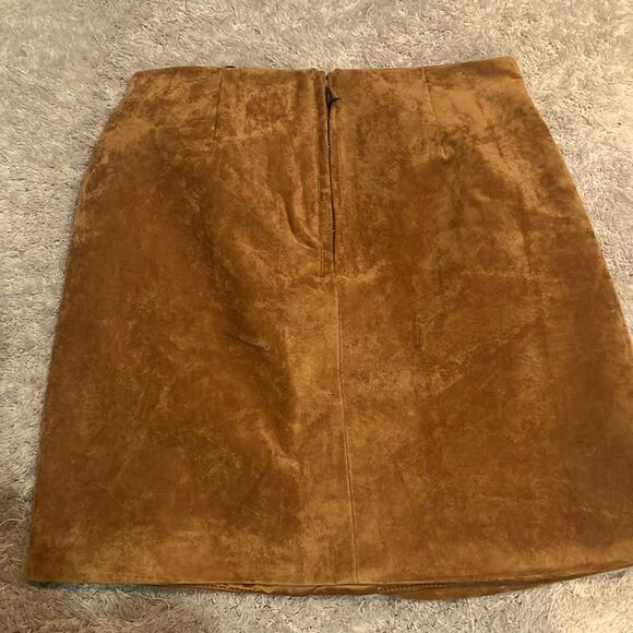 NWT BlankNYC faux suede Carmel mini skirt. Size 25 - Picture 6 of 7
